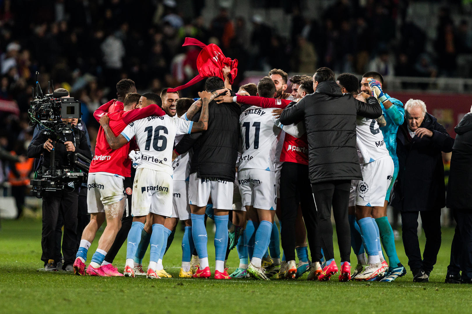 雷火电竞入驻-斯旺西球员备战紧张，为了争取下一场胜利的简单介绍