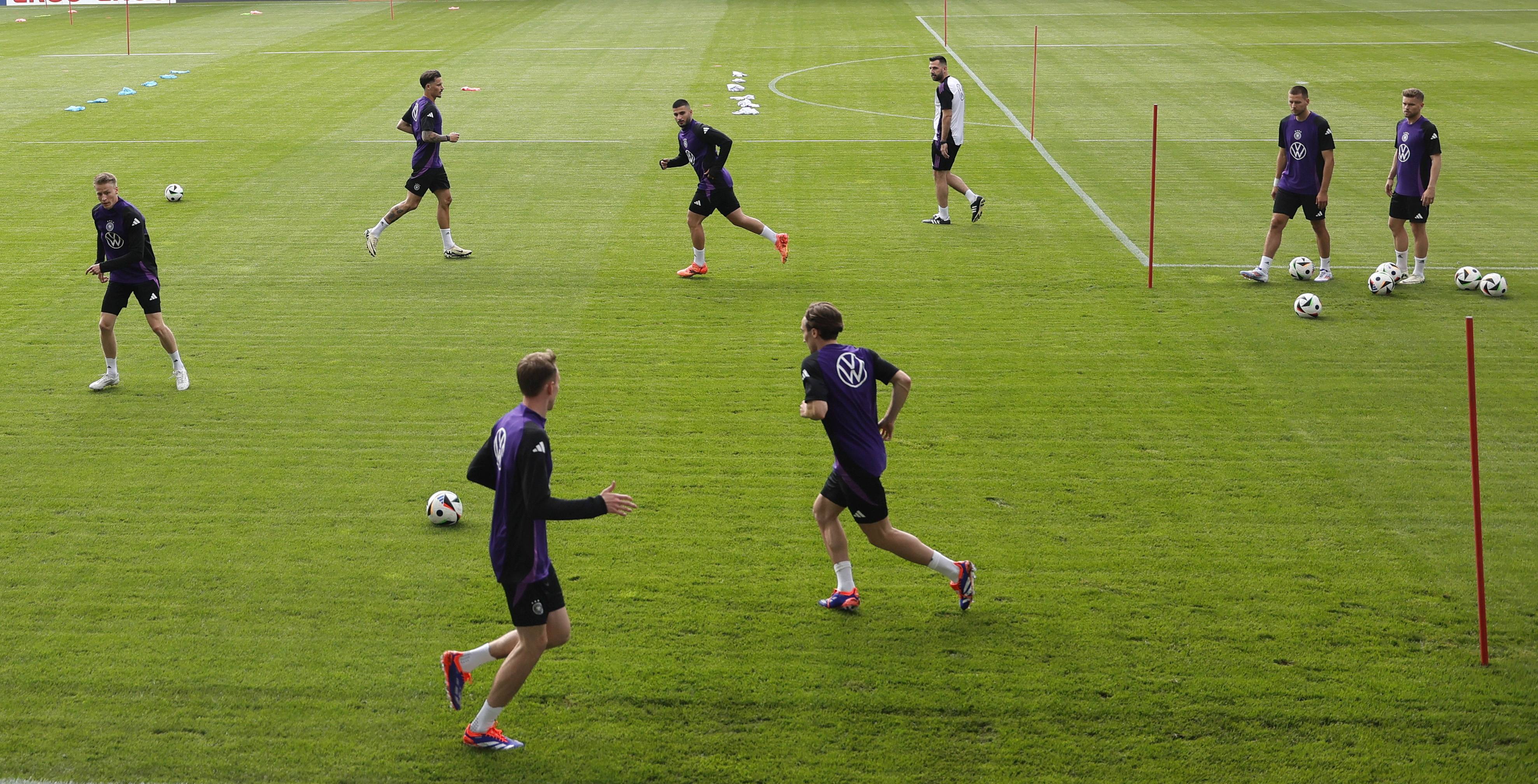 雷火电竞简介-著名球队在国际比赛中力挫强敌夺得胜利